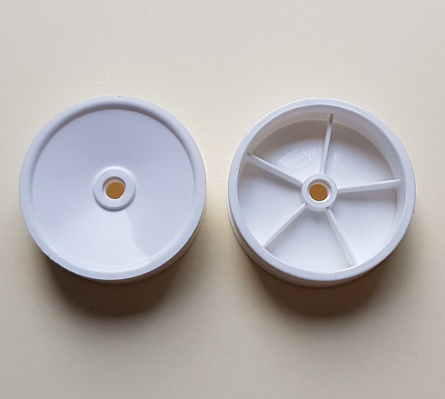 T11 Meteor Late Front Wheel in White (Pair)